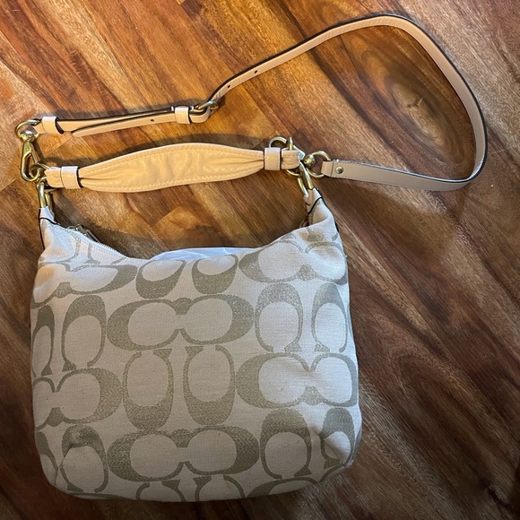 ❌SOLD❌ Authentic Coach Kristen Hobo Bag - 16817 - Picture 3 of 10